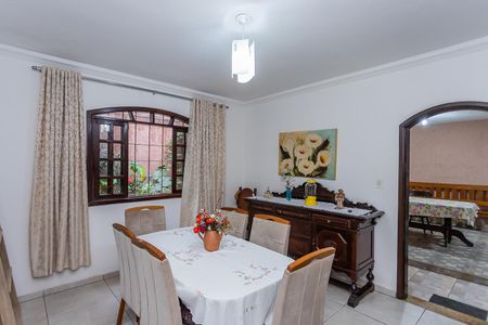 Casa para alugar com 200m², 3 quartos e 2 vagas Casa para alugar com 200m², 3 quartos e 2 vagasCopa