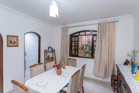 Casa para alugar com 200m², 3 quartos e 2 vagas Casa para alugar com 200m², 3 quartos e 2 vagasCopa