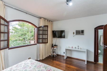 Casa para alugar com 200m², 3 quartos e 2 vagas Casa para alugar com 200m², 3 quartos e 2 vagasSuite