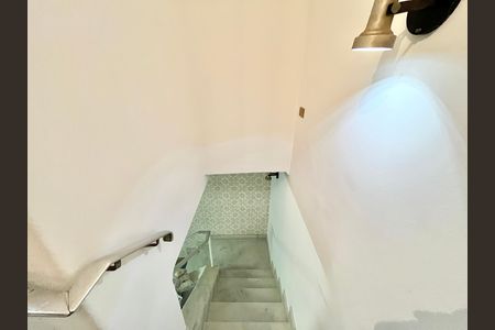 Casa à venda com 250m², 3 quartos e 5 vagasEscada P/ Garagem