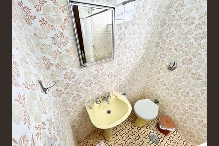 Casa à venda com 250m², 3 quartos e 5 vagasBanheiro 2