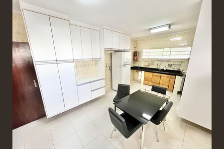 Casa à venda com 250m², 3 quartos e 5 vagasCozinha