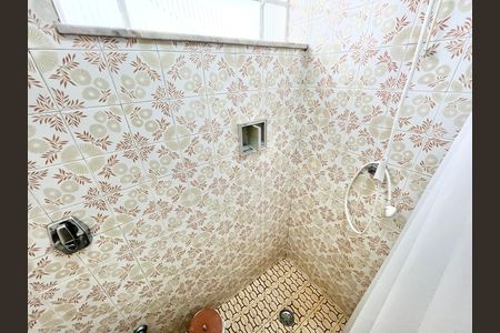 Casa à venda com 250m², 3 quartos e 5 vagasBanheiro 2