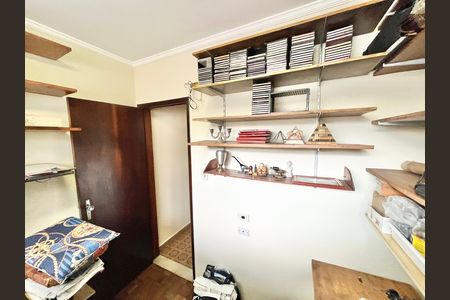 Casa à venda com 250m², 3 quartos e 5 vagasEscritório