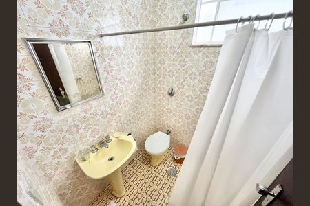 Casa à venda com 250m², 3 quartos e 5 vagasBanheiro 2