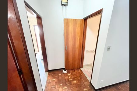 Casa à venda com 250m², 3 quartos e 5 vagasCopa