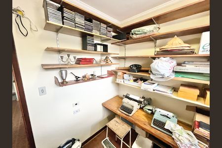 Casa à venda com 250m², 3 quartos e 5 vagasEscritório