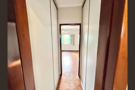 Casa à venda com 250m², 3 quartos e 5 vagasCloset da suíte 3