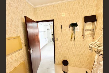 Casa à venda com 250m², 3 quartos e 5 vagasÁrea de Serviço