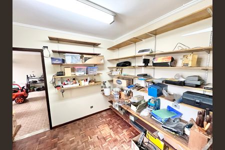 Casa à venda com 250m², 3 quartos e 5 vagasQuarto de Ferramentas
