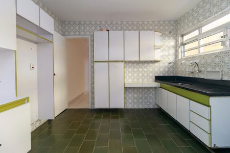 Casa para alugar com 300m², 4 quartos e 2 vagas Casa para alugar com 300m², 4 quartos e 2 vagasCozinha