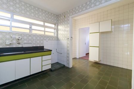 Casa para alugar com 300m², 4 quartos e 2 vagas Casa para alugar com 300m², 4 quartos e 2 vagasCozinha