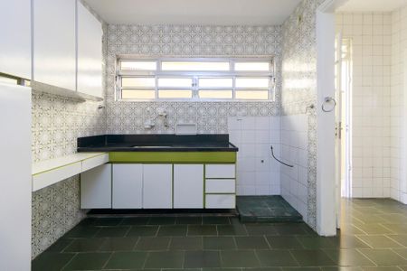 Casa para alugar com 300m², 4 quartos e 2 vagas Casa para alugar com 300m², 4 quartos e 2 vagasCozinha