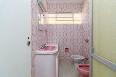 Casa para alugar com 300m², 4 quartos e 2 vagas Casa para alugar com 300m², 4 quartos e 2 vagasSuíte - Banheiro