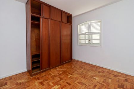 Casa para alugar com 300m², 4 quartos e 2 vagas Casa para alugar com 300m², 4 quartos e 2 vagasSuíte