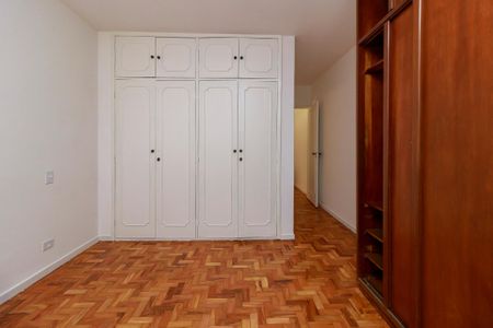 Casa para alugar com 300m², 4 quartos e 2 vagas Casa para alugar com 300m², 4 quartos e 2 vagasSuíte