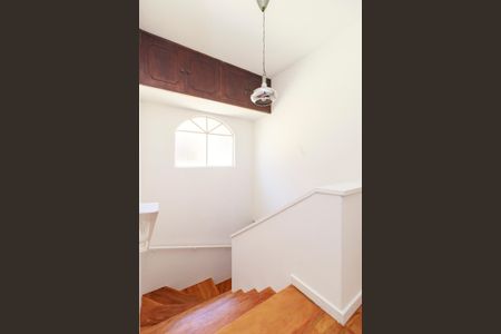 Casa para alugar com 300m², 4 quartos e 2 vagas Casa para alugar com 300m², 4 quartos e 2 vagasCorredor