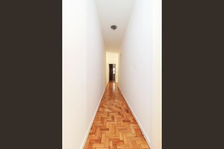 Casa para alugar com 300m², 4 quartos e 2 vagas Casa para alugar com 300m², 4 quartos e 2 vagasCorredor