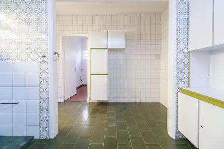 Casa para alugar com 300m², 4 quartos e 2 vagas Casa para alugar com 300m², 4 quartos e 2 vagasCozinha