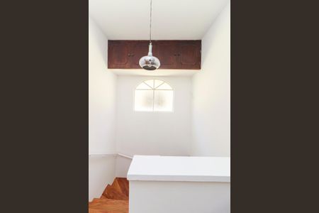 Casa para alugar com 300m², 4 quartos e 2 vagas Casa para alugar com 300m², 4 quartos e 2 vagasCorredor