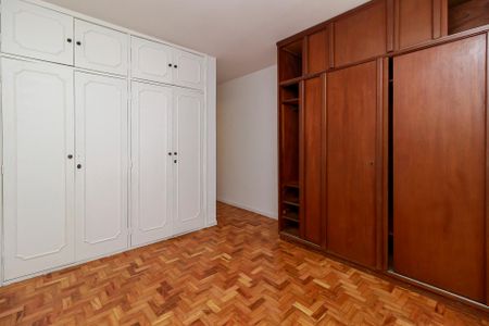 Casa para alugar com 300m², 4 quartos e 2 vagas Casa para alugar com 300m², 4 quartos e 2 vagasSuíte