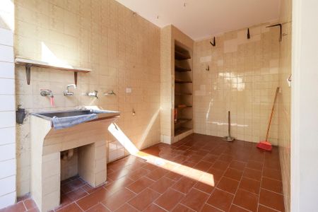 Casa para alugar com 300m², 4 quartos e 2 vagas Casa para alugar com 300m², 4 quartos e 2 vagasÁrea de Serviço