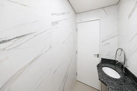 Banheiro de casa para alugar com 1 quarto, 60m² em Parque Flamengo, Guarulhos