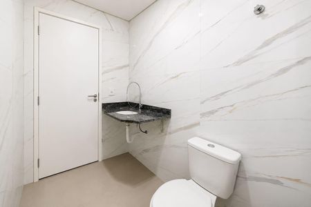 Banheiro de casa para alugar com 1 quarto, 60m² em Parque Flamengo, Guarulhos
