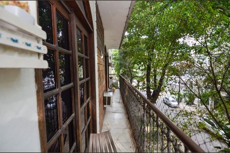 Apartamento à venda com 101m², 2 quartos e 1 vaga Apartamento à venda com 101m², 2 quartos e 1 vagaSala