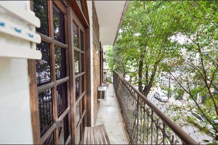 Apartamento à venda com 101m², 2 quartos e 1 vaga Apartamento à venda com 101m², 2 quartos e 1 vagaSala