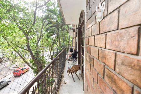 Apartamento à venda com 101m², 2 quartos e 1 vaga Apartamento à venda com 101m², 2 quartos e 1 vagaSala