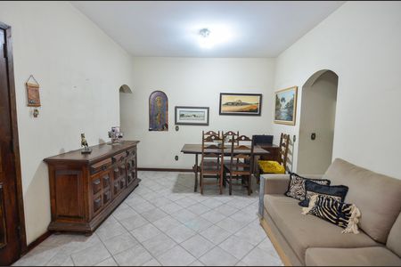 Apartamento à venda com 101m², 2 quartos e 1 vaga Apartamento à venda com 101m², 2 quartos e 1 vagaSala