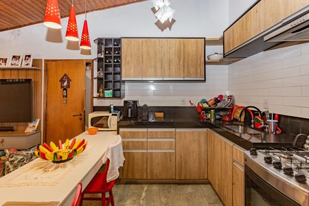 Casa à venda com 340m², 6 quartos e 2 vagas Casa à venda com 340m², 6 quartos e 2 vagasSala 2