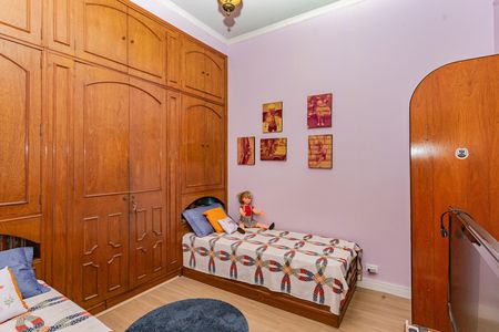 Casa à venda com 340m², 6 quartos e 2 vagas Casa à venda com 340m², 6 quartos e 2 vagasQuarto 1