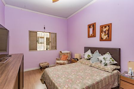 Casa à venda com 340m², 6 quartos e 2 vagas Casa à venda com 340m², 6 quartos e 2 vagasSuíte