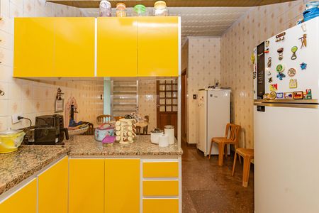 Casa à venda com 340m², 6 quartos e 2 vagas Casa à venda com 340m², 6 quartos e 2 vagasCozinha