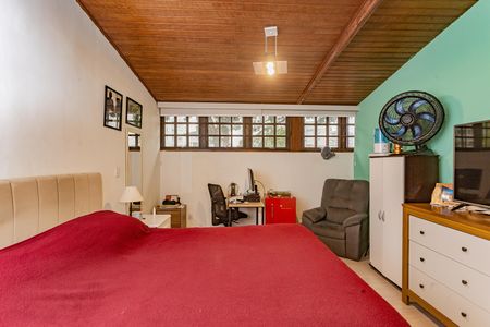 Casa à venda com 340m², 6 quartos e 2 vagas Casa à venda com 340m², 6 quartos e 2 vagasQuarto 4