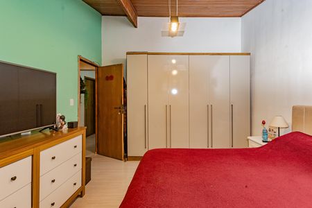 Casa à venda com 340m², 6 quartos e 2 vagas Casa à venda com 340m², 6 quartos e 2 vagasQuarto 4