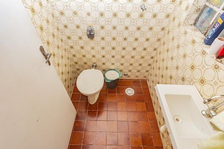 Casa à venda com 340m², 6 quartos e 2 vagas Casa à venda com 340m², 6 quartos e 2 vagasBanheiro de serviço