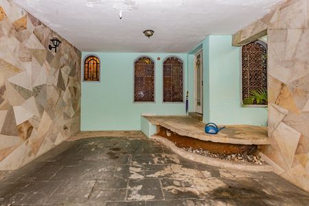 Casa à venda com 340m², 6 quartos e 2 vagas Casa à venda com 340m², 6 quartos e 2 vagasGaragem
