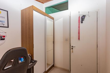 Casa à venda com 340m², 6 quartos e 2 vagas Casa à venda com 340m², 6 quartos e 2 vagasQuarto 5