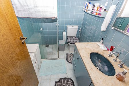 Casa à venda com 340m², 6 quartos e 2 vagas Casa à venda com 340m², 6 quartos e 2 vagasBanheiro 2