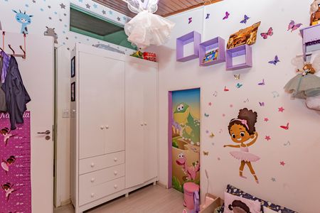 Casa à venda com 340m², 6 quartos e 2 vagas Casa à venda com 340m², 6 quartos e 2 vagasQuarto 3