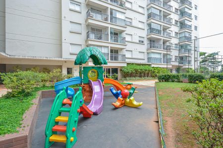 Apartamento para alugar com 105m², 3 quartos e 2 vagas Apartamento para alugar com 105m², 3 quartos e 2 vagasÁrea comum - Playground