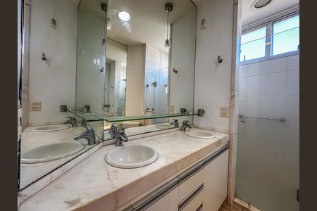 Apartamento para alugar com 123m², 3 quartos e 2 vagas