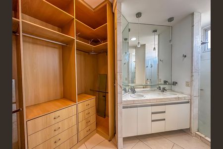 Apartamento para alugar com 123m², 3 quartos e 2 vagas