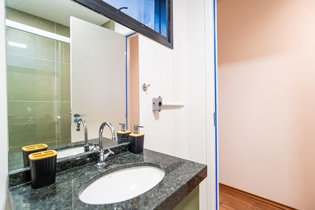 Apartamento para alugar com 43m², 2 quartos e sem vaga Apartamento para alugar com 43m², 2 quartos e sem vagaBanheiro Social