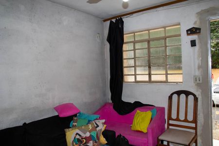 Casa à venda com 3 quartos, 70m² em Vila Paulo Silas, São Paulo