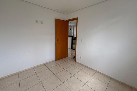 Apartamento à venda com 2 quartos, 44m² em Califórnia, Contagem