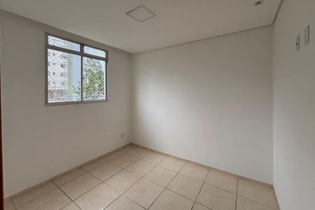 Apartamento à venda com 2 quartos, 44m² em Califórnia, Contagem